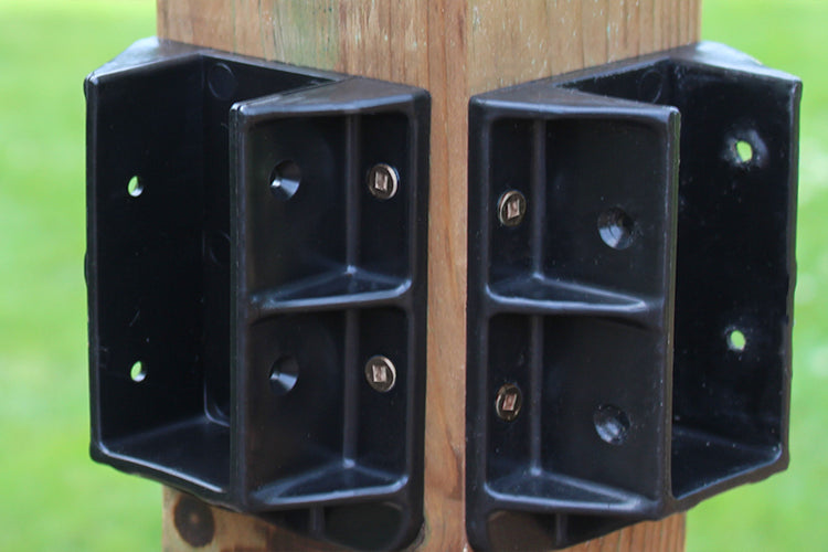 Supports robustes pour garde-corps FENCE & DECK RITE, compatibles avec les garde-corps standard 2 x 4 (dimensions réelles : 1 ½ po x 3 ½ po). Polypropylène noir renforcé. (8 supports robustes pour garde-corps)